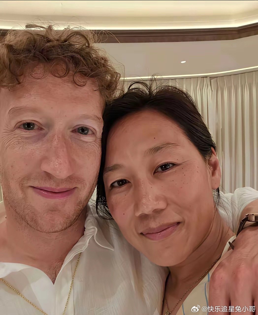 扎克伯格的妻子虽然丑，但是家境绝对不一般看起来也和扎克伯格挺般配。 ​