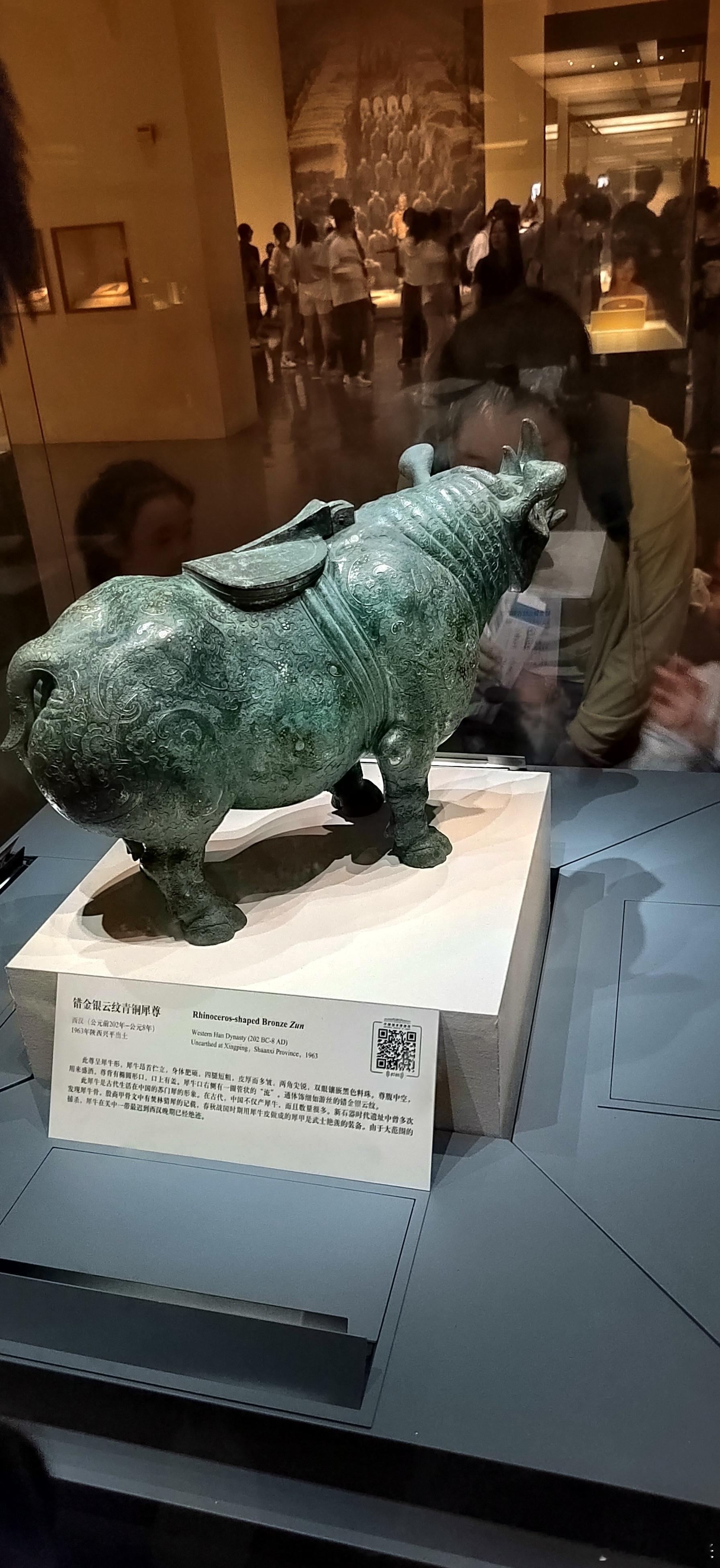 中国篮球足球其实问题都是一个。你有多少名队员在高水平联赛效力？曾经的姚明今何在，善战的易建联，他在哪一边？啥都没有，教练就得用一堆白菜萝卜土豆做饭，有可能组合出最大效用，很有可能，就是一桌平庸的菜。平庸是主基调。女篮人才更可以期待一些。而u23中国足球，基本都是在国内踢中超的，连一 ​