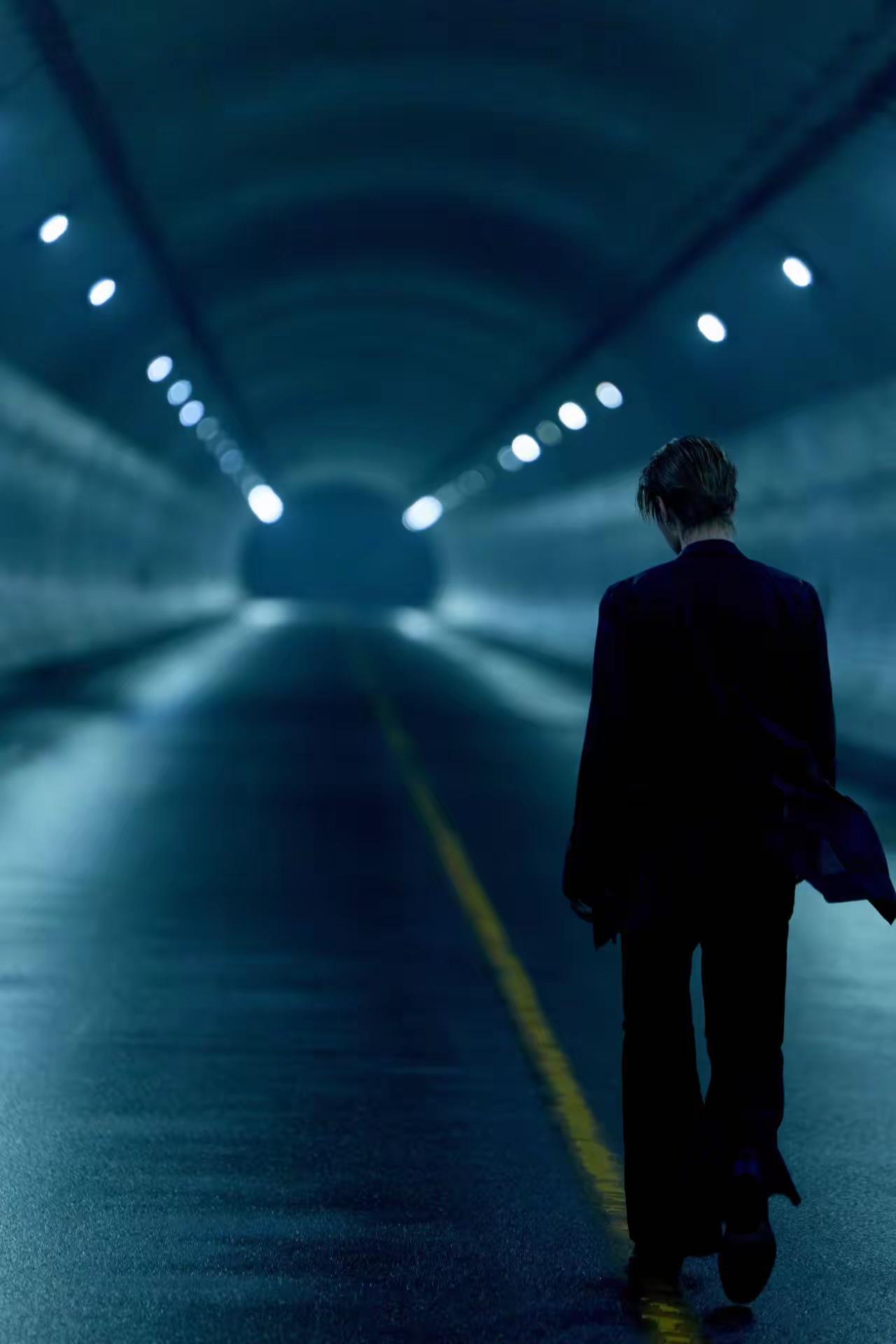 SKYFALL！！！新歌好听！12:00准时看MV！好期待！范丞丞 范丞丞新歌