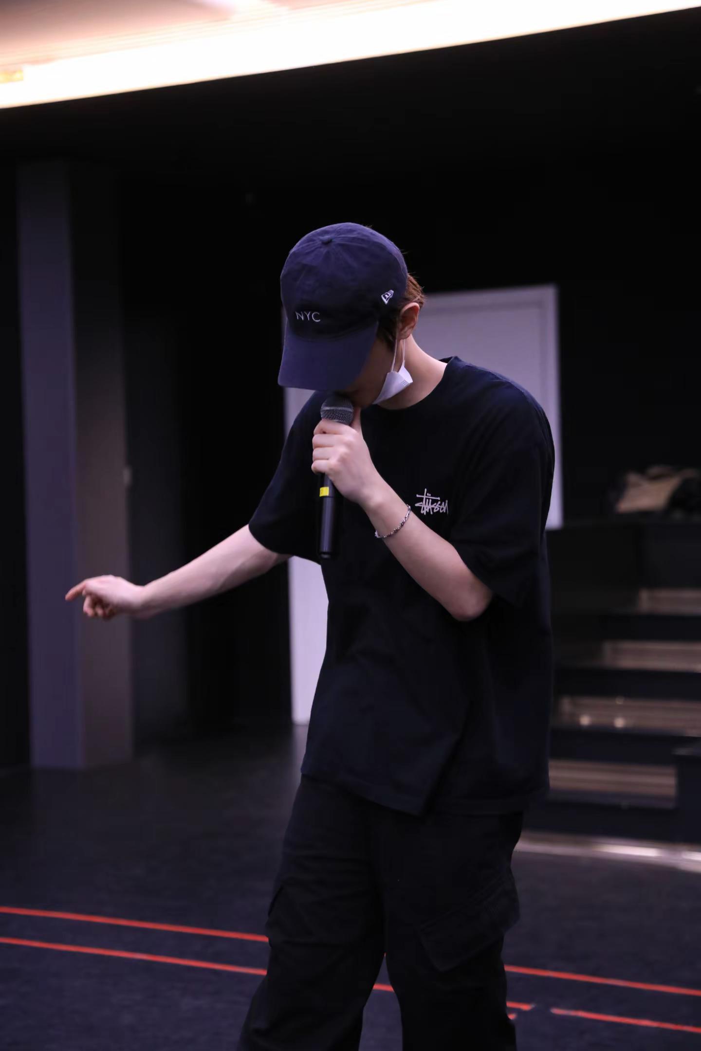 有一个男孩 我一定要去见💚。六年了 我们见面吧🥹黄明昊重庆演唱会 无限玩家 重庆站