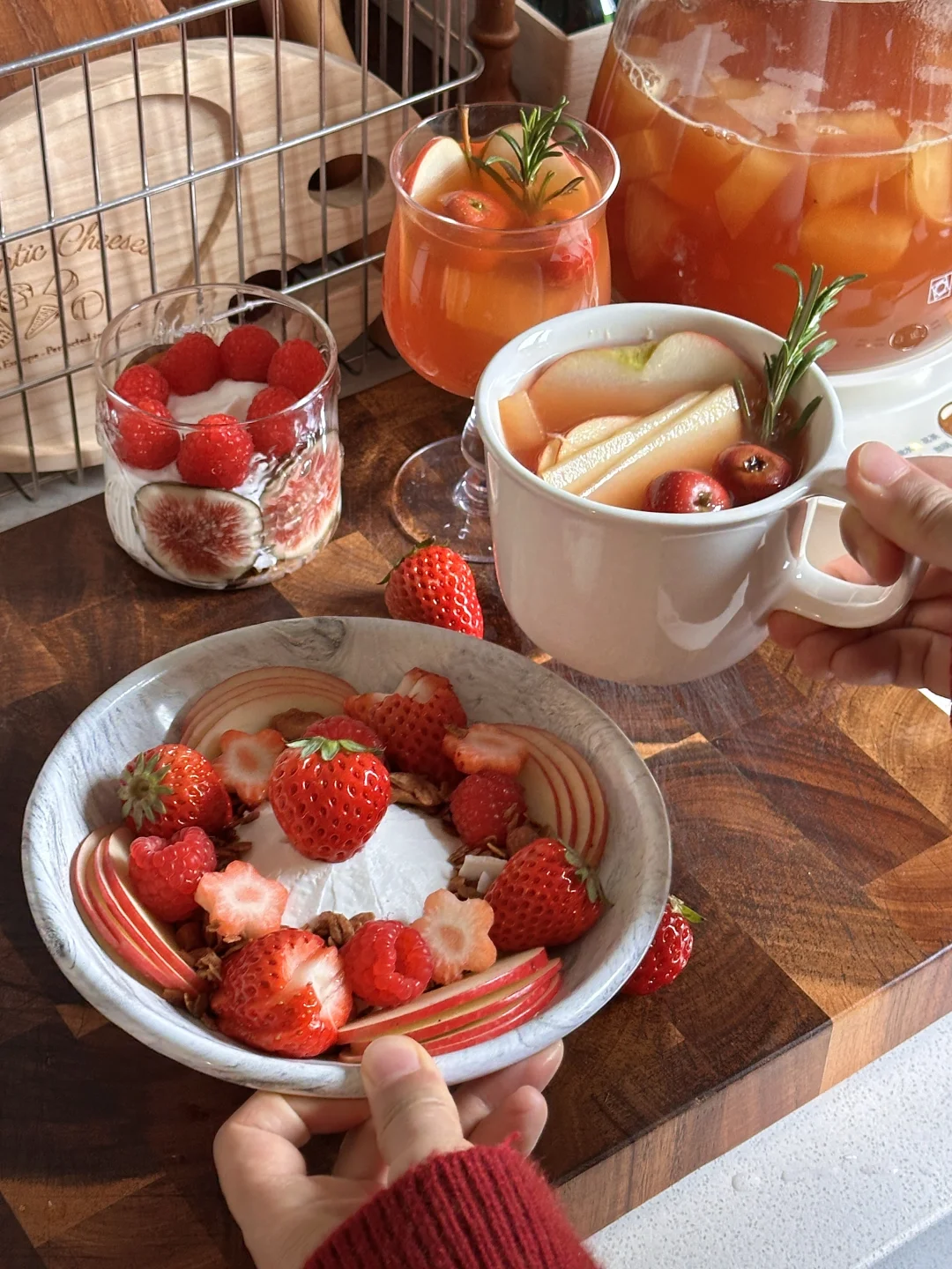 新年漂亮饭｜酸甜果茶与浆果酸奶碗🥣🫖🍓