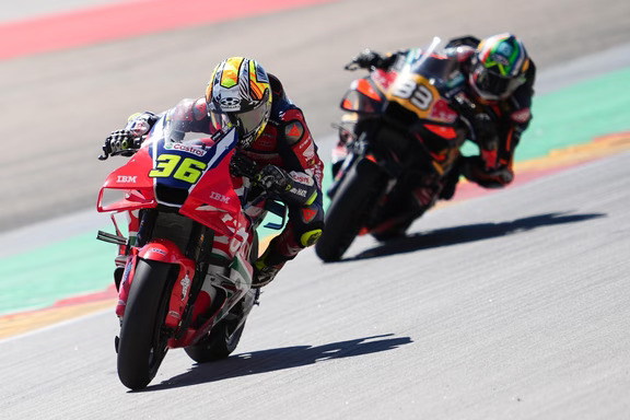 MotoGP阿拉贡大奖赛｜冲破重围，拿下积分