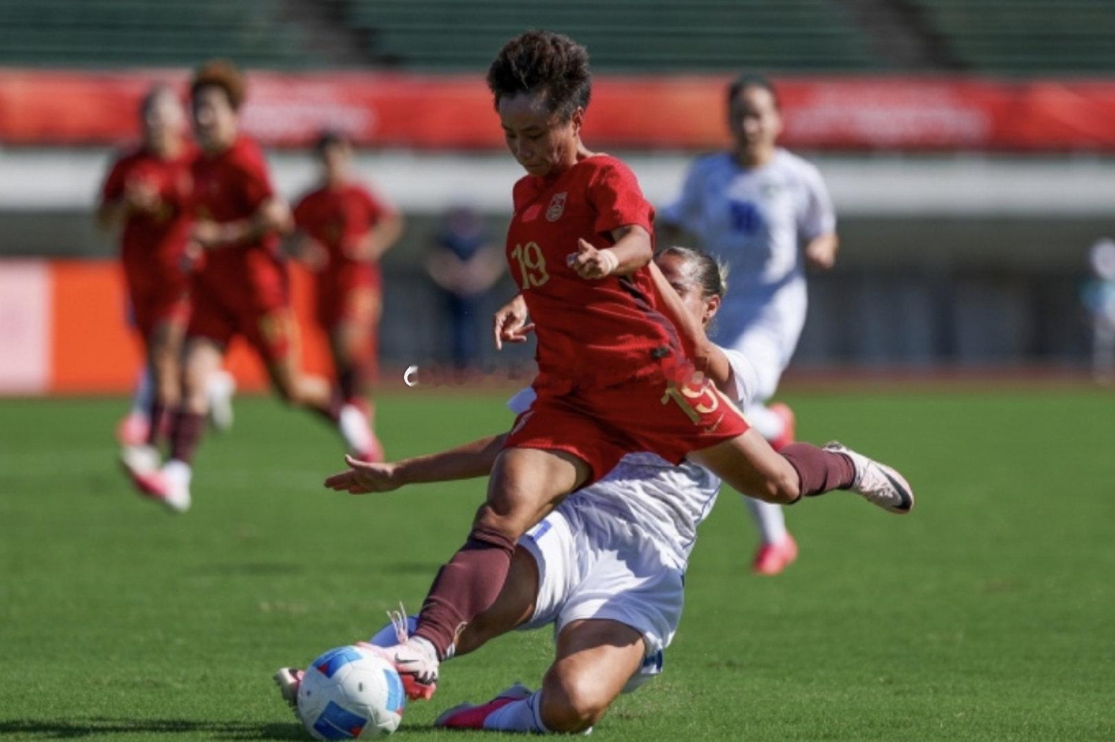 亚运女足：中国女足1-1遭乌兹别克斯坦逼平 张琳艳头球破门 #中国女足[超话]##中国女足亚运小组赛1胜1平##中国女足1比1乌兹别克斯坦女足# ​​​​#名古屋亚运会# ​