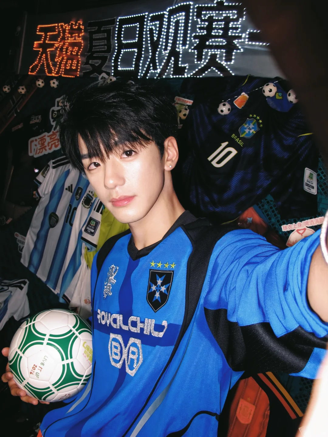 一个人看⚽️太无聊？快来我这里！