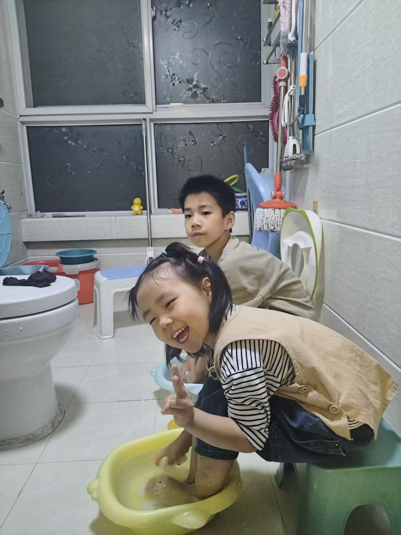 张杰谢娜的婚姻为何如此美满美满婚姻都是相互体谅，相互理解，婚姻里，他们经过了很多磨难