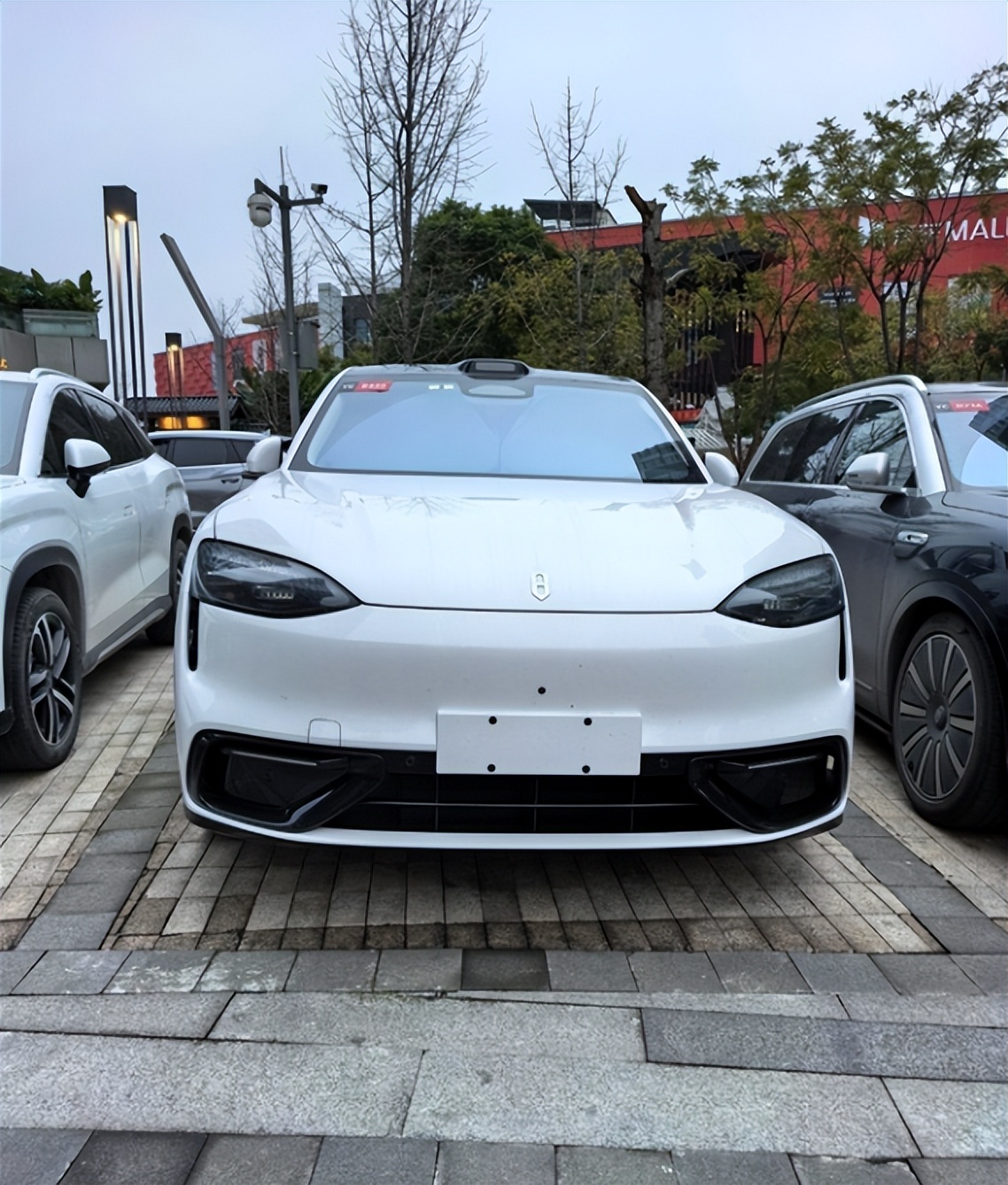 全新问界M6实车细节曝光 鸿蒙智行新品预热引期待