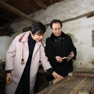 《许家印家族、夏海钧豪宅遭法拍！恒大债务“链式传导”引爆富豪资产缩水潮...