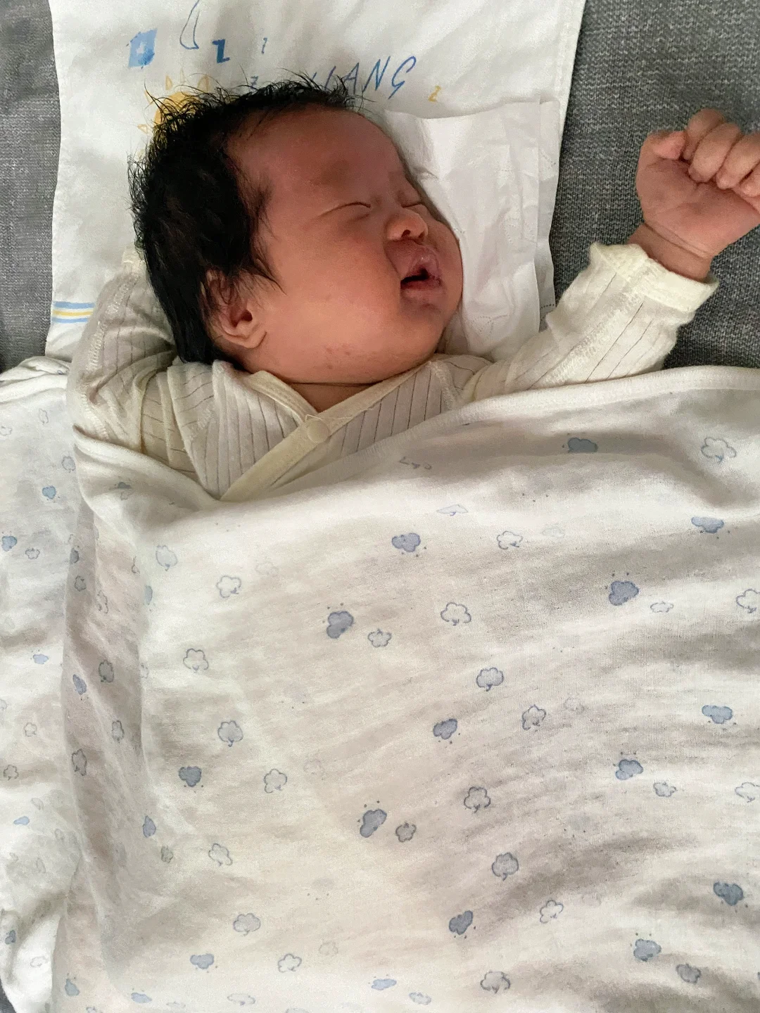 被儿保批评，宝宝闹觉难哄睡原来是我造成的