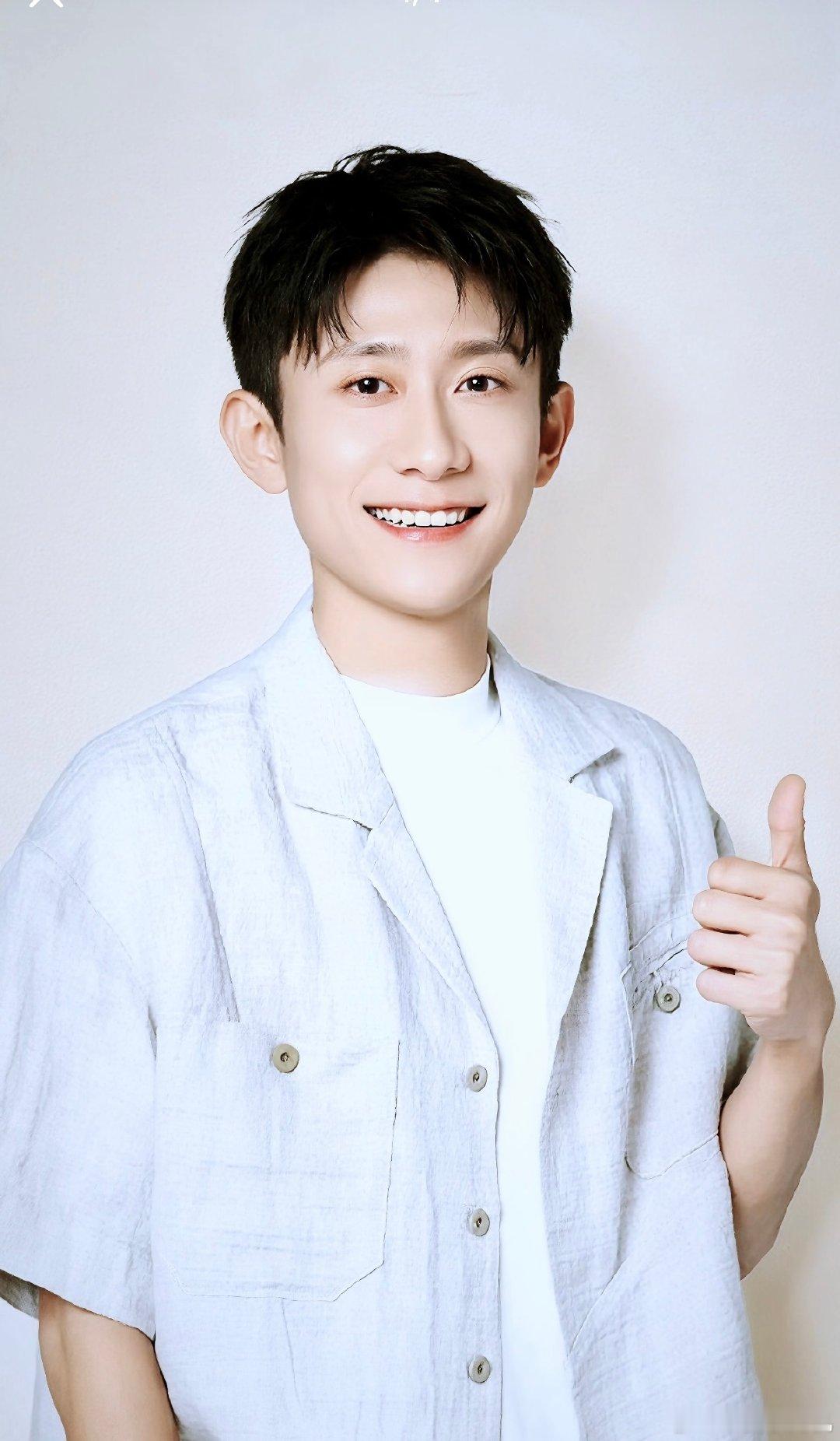 #云雀叫天录定档0914##压得住刘星的还得是六小龄童#刘梅的教育范本来了！齐天大圣出马，刘星秒变乖徒弟，《云雀叫天录》讲梨园传承，定档9月14。 ​