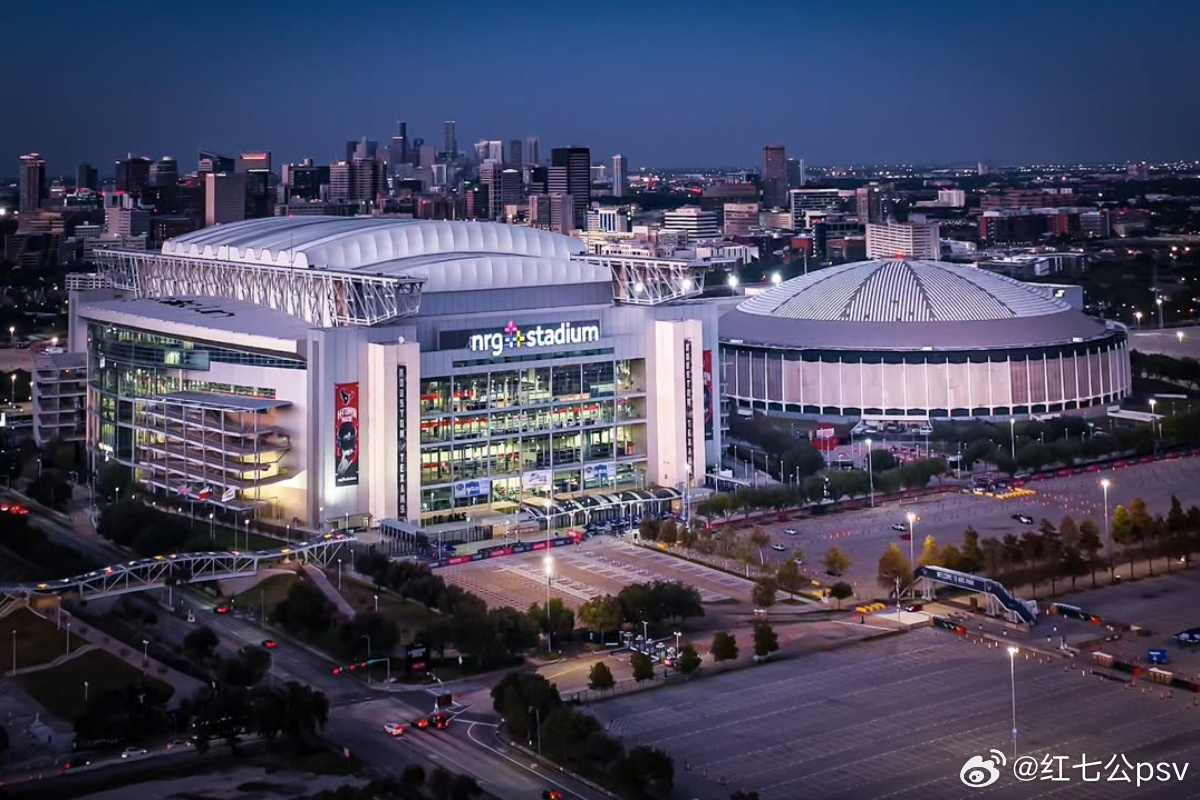 加拿大球迷俱乐部十六强赛，凌晨1点场 Stadium(休斯顿体育场)这...