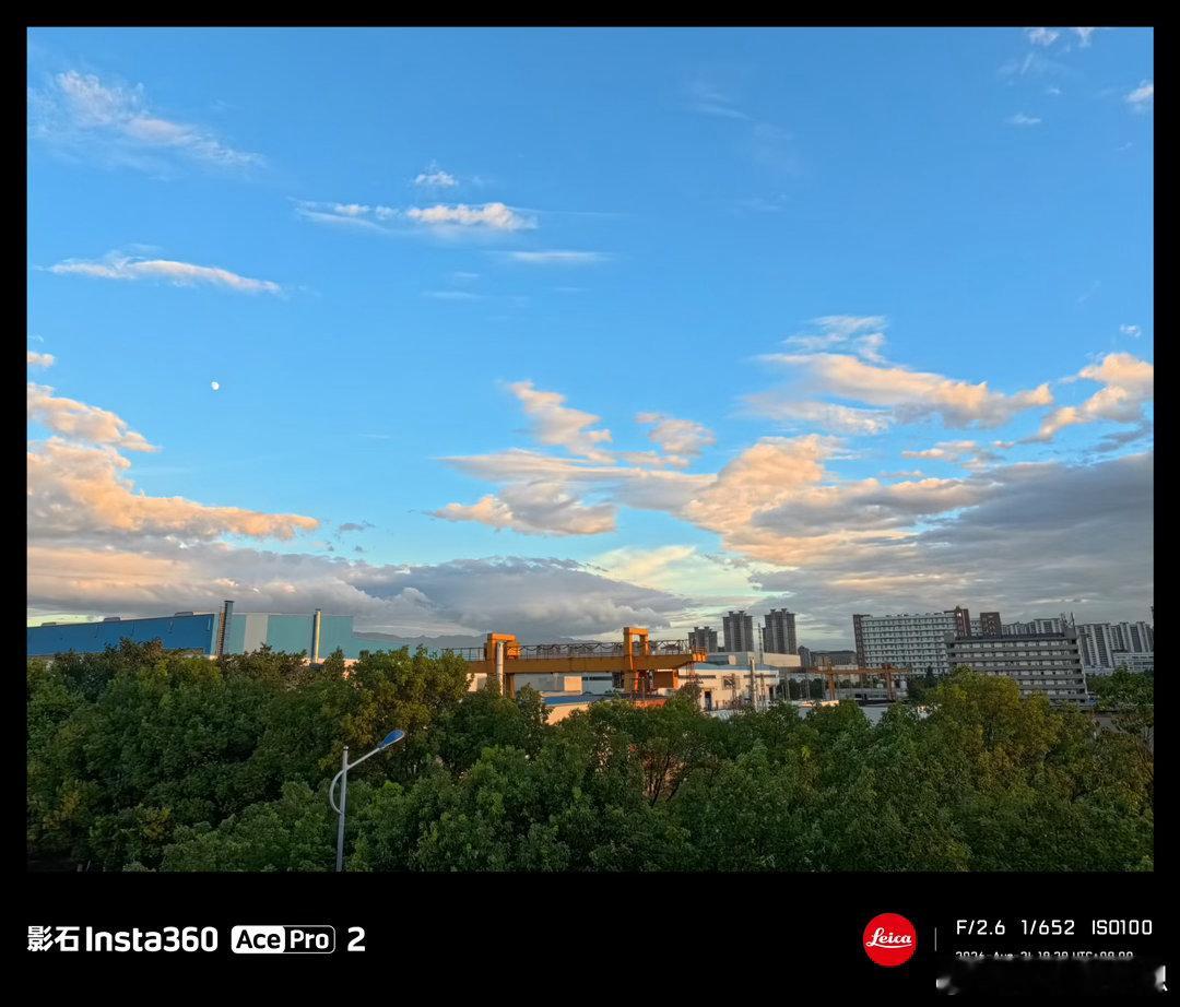 天空的颜色。#天空[超话]##云彩[超话]# ​