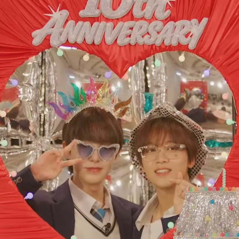 AI的2023合照竟冒充十周年！ ​