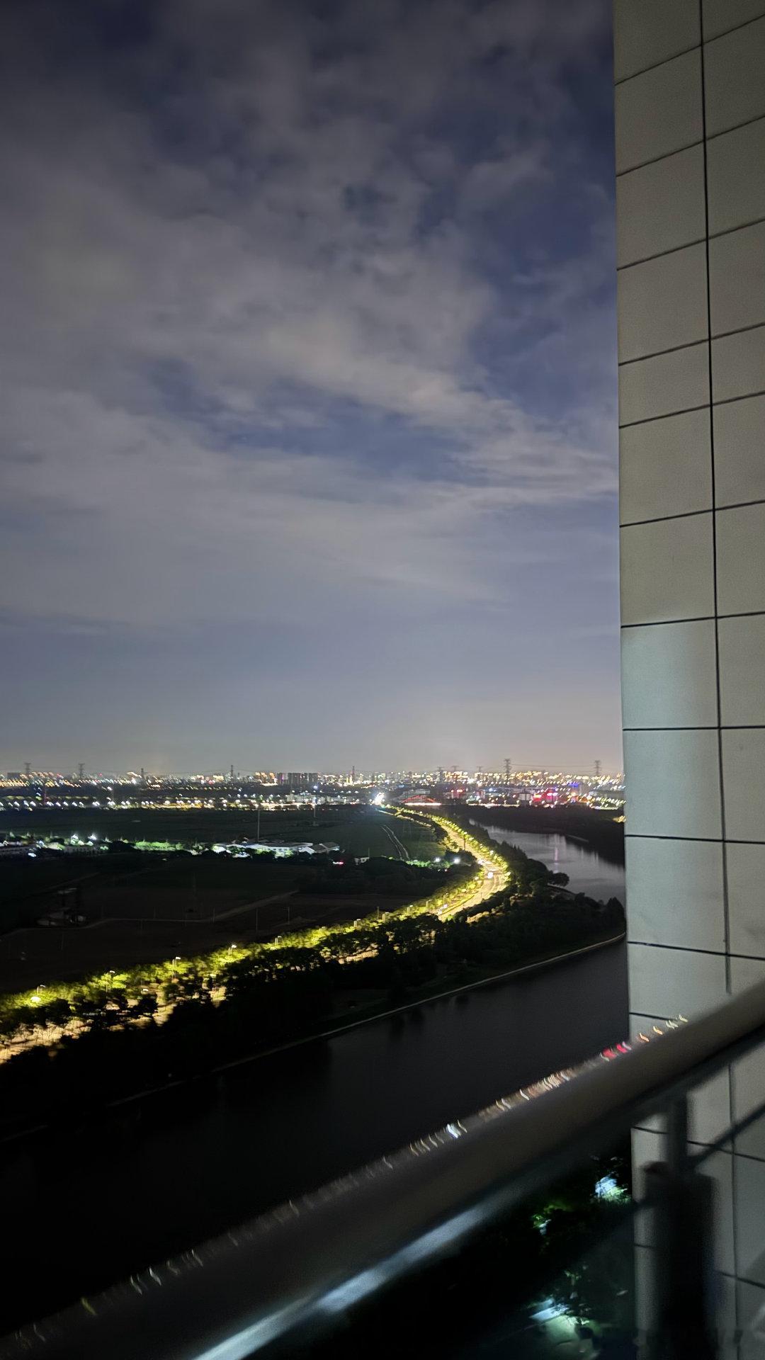 下下个月要汇报，每天和Gemini用英语聊天，国庆的文案已有：my peace is worth more than your apology ​