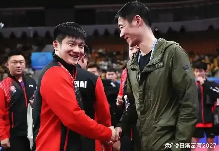 说出来你可能不信，
樊振东回归也难解男单困局，
破局只在一人，王励勤已明确给出答案，几乎每个球迷都知道，国乒男单现如今青黄不接，根源在梯队建设，老一代核心离去，后备人才顶不上，但梯队建设不是一朝一夕能解决，要破解当下困局，关键就在一个人身上，王励勤已经给出了明确的答案。
有人说现今 ​