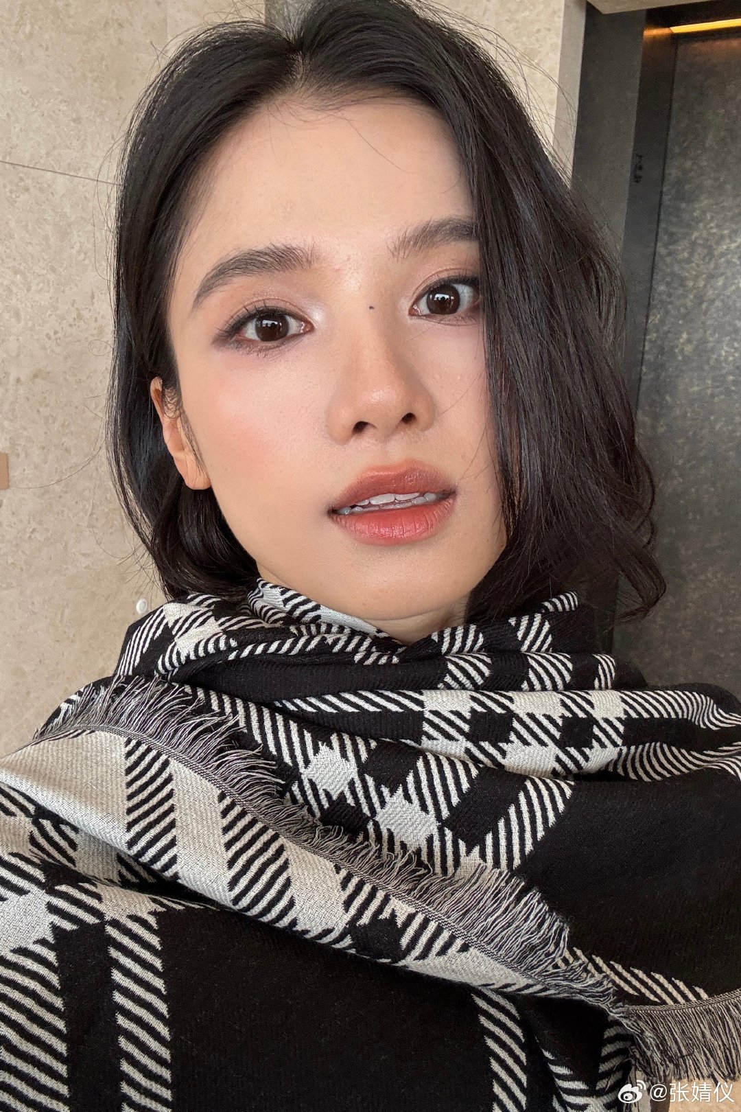 #张婧仪[超话]#  仪国动物城｜全员满赠卡面投票
‼️最终投票数【前2⃣️】成为2999、4999的全员满赠卡面 🗳截止时间为今晚24点
目前票数已破5000+ 第三张全员满赠成功解锁🎉🎊🥳
6999第四张全员满赠能否在本赛段解锁呢[哇] ​