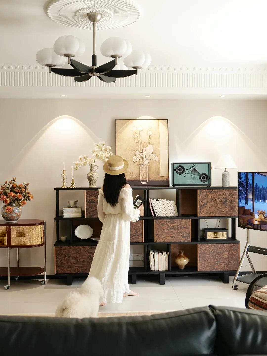 客厅没有电视墙，只有我的精神角落