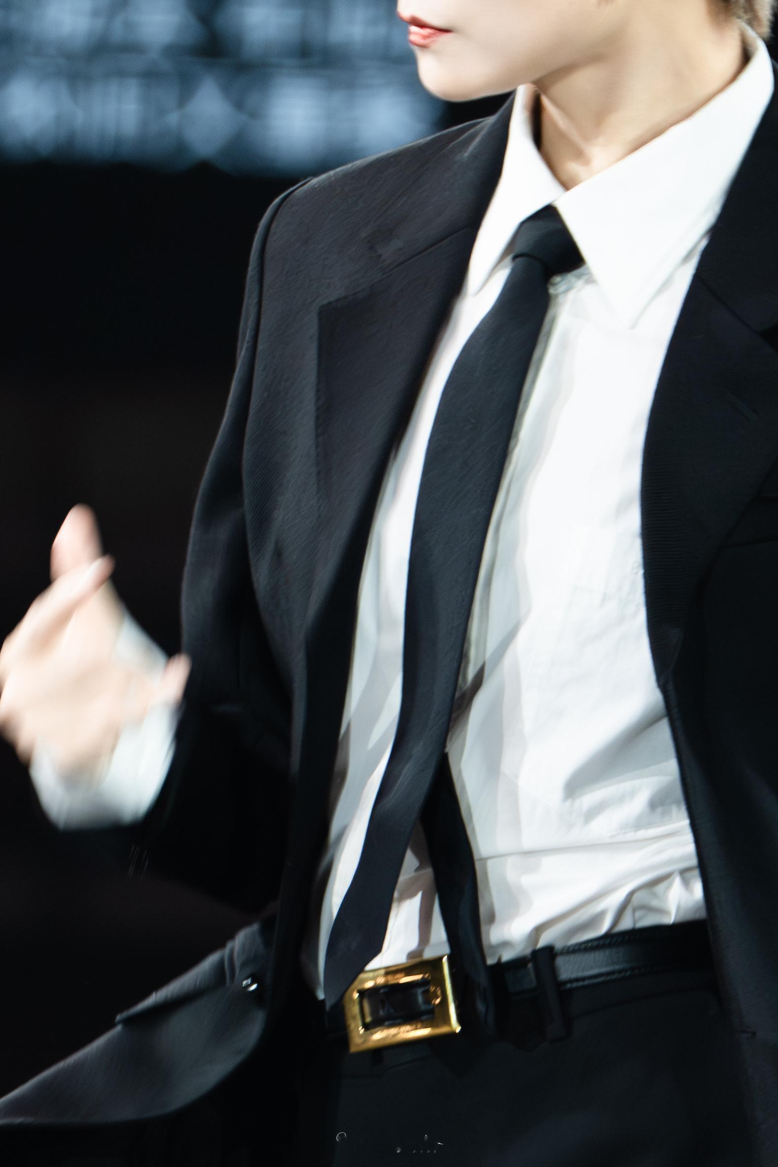 #李宇春[超话]#  
你是说，这个豆豆打耳洞的时候心率98吗？
#李宇春2026皇后与梦想巡回演唱会##李宇春北京演唱会收官站# ​
