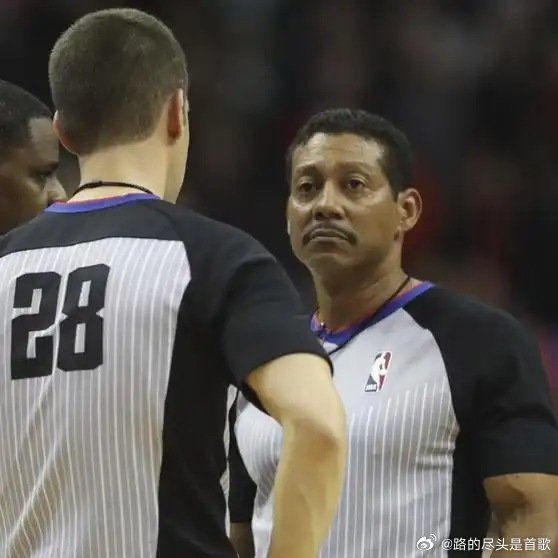 《NBA新赛季两大吹罚重点出炉！严查进攻球员辅助手推人 SGA被调侃史诗级削弱#NBA#》这是一个你不想错过的视频，快来看看吧！ ​