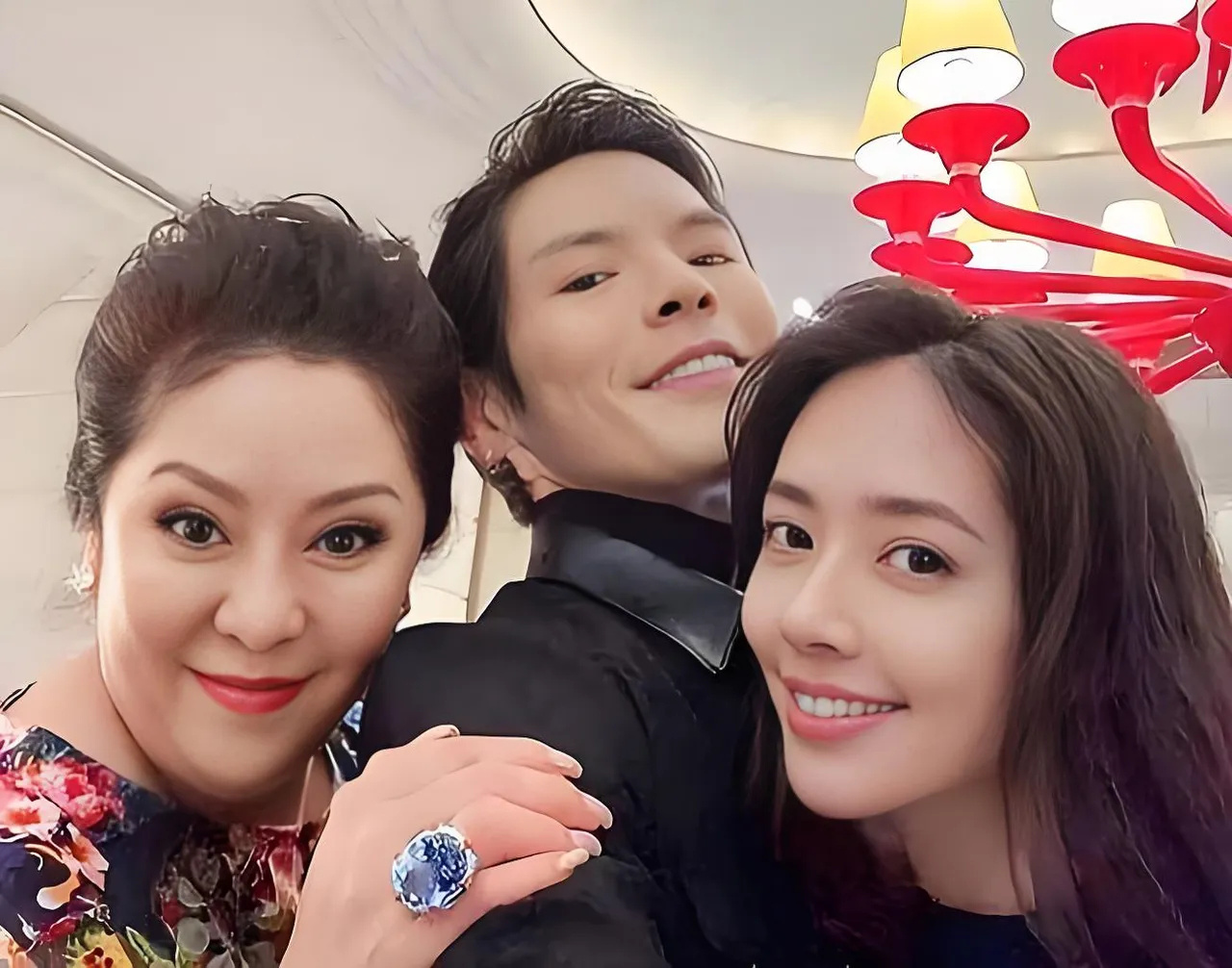 原来，郭碧婷如此深爱向佐，真的是意想不到！向太眼光太毒辣了，她不是娶了...