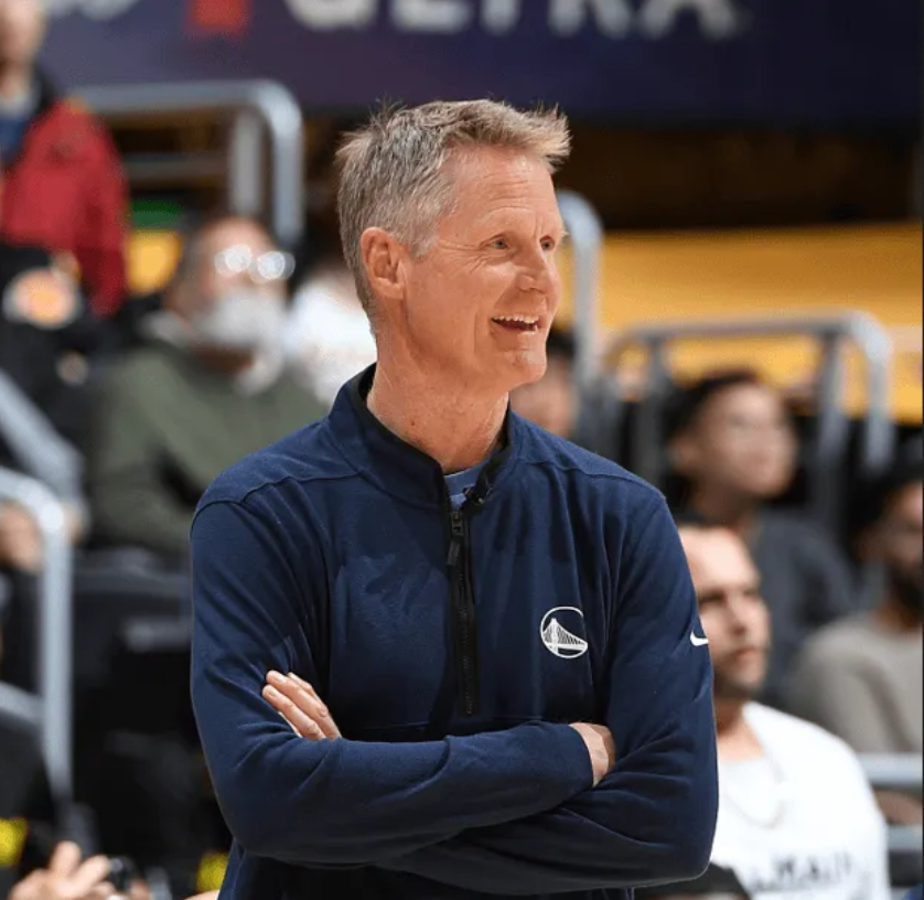 科尔：在巴特勒回归前，我们希望围绕库里和伦德博格来打

NBA常规赛，勇士客场134-114战胜掘金，取得赛季首胜。

赛后，科尔表示：“随着我们球队阵容逐渐展开，在吉米（巴特勒）回归之前，我们希望围绕斯蒂芬（库里）来打，也希望围绕亚克塞尔（伦德博格）来打。而随着我们在防守端变得更好、更有章法 ​