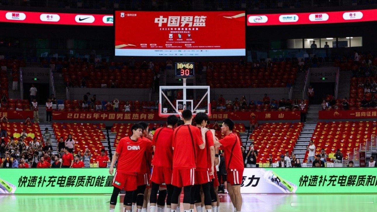 郭士强毁人不倦，王俊杰已泯然众人矣！离谱两连败！男篮对阵新西兰打得稀烂...