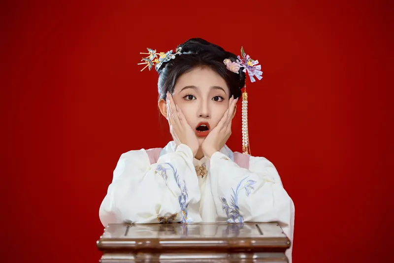 守着能养家的活，内心安稳，是真正的生活状态。八玥美女空姐！[赞][赞]...