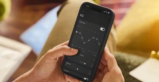 Sonos 正式发布 Sonos 27 音频操作系统，配套推出两款全新影音硬件，这次最大突破为 Sonos 27mcp 能力开放，全屋音频系统原生接入 ChatGPT

用户可直接在对话窗口下发播放指令，实现无感控音。未来还支持 Custom Agents 自定义 AI 智能体，自由搭配模型、人设、音色 ​