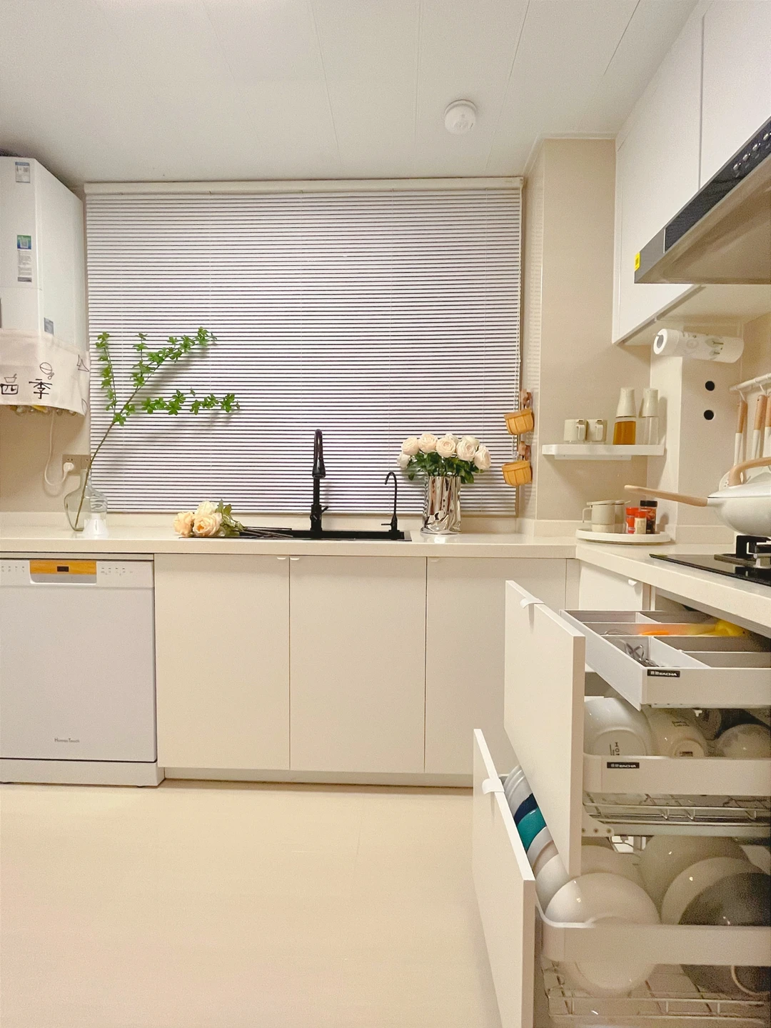 5平米纯白厨房｜做饭不太行，收纳第一名！
