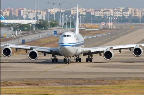 国航：坑杀金融大鳄？