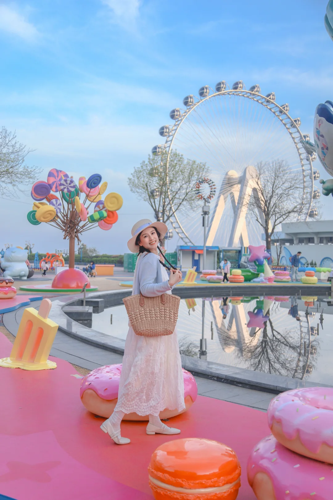 青岛跟风樶成功的一次🎡爆火的海边新地标