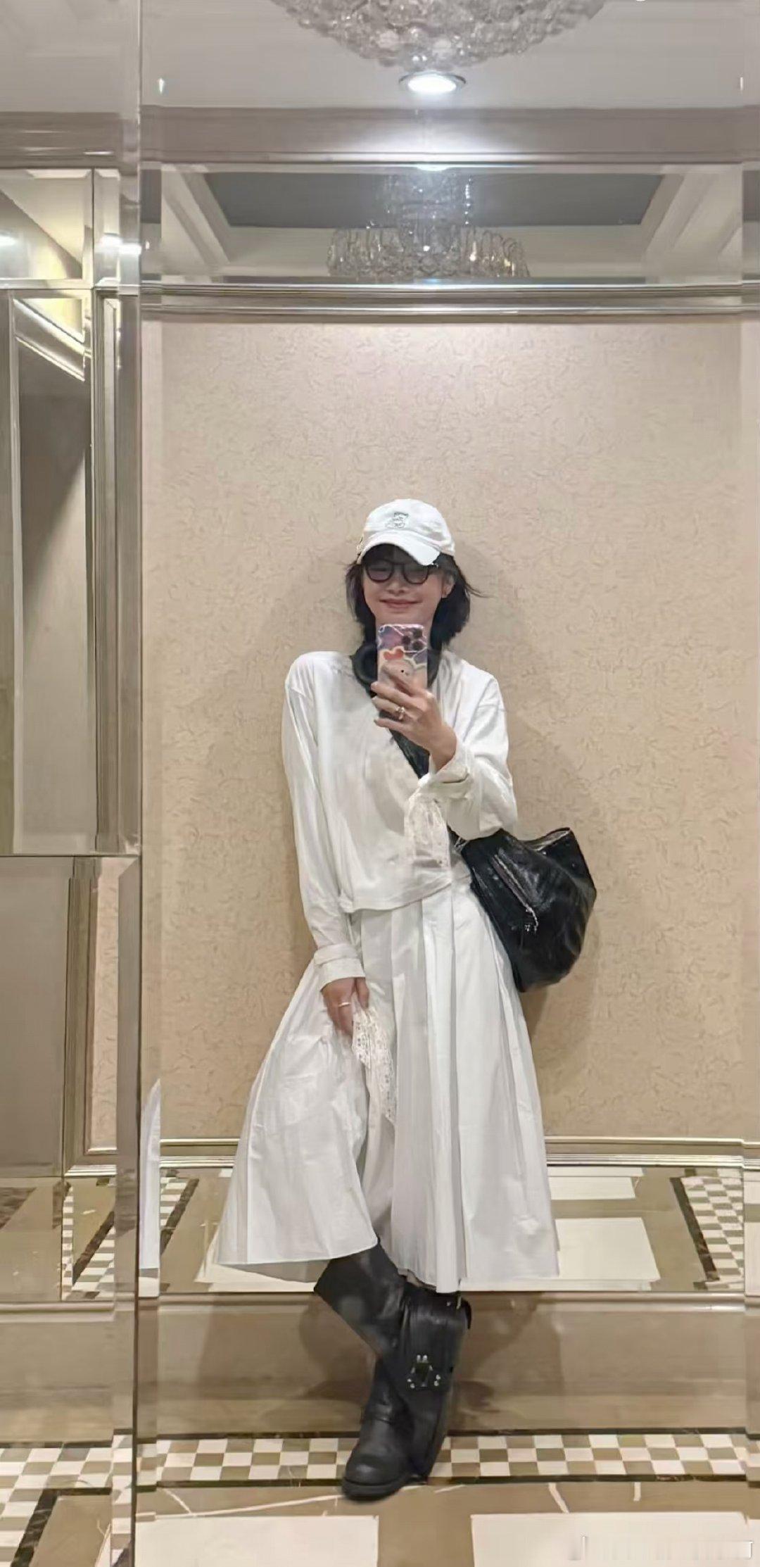 #白百何[超话]# 你是藏在我青春里，永不落幕的浪漫​
