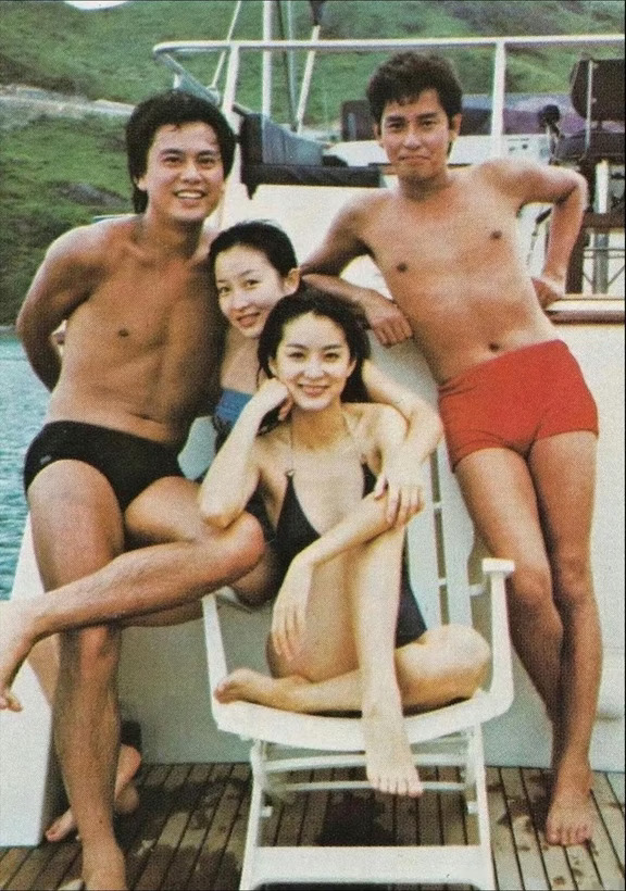林青霞谭咏麟陈百祥黄杏秀当年的游艇合照