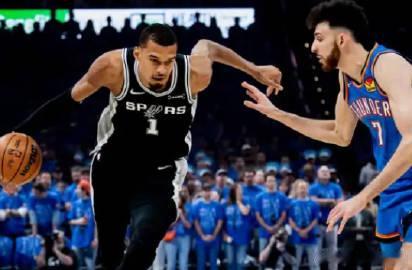 今天NBA季后赛马刺客场对阵雷霆的比赛已经结束。<br /><br ...