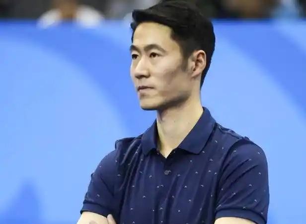 王楚钦林诗栋因伤退赛、莎头组合集体退出、孙颖莎女单爆冷止步32强、混双首次无缘领奖台，国乒在中国大满贯遭遇了前所未有的开局。男单14人出征只剩温瑞博和周启豪两人撑到16强，接下来一个碰莫雷加德一个打张本智和，场场都是硬仗。混双黄友政陈熠苦战五局还是没顶住松岛辉空和张本美和，国乒在这个项目上第一次连决