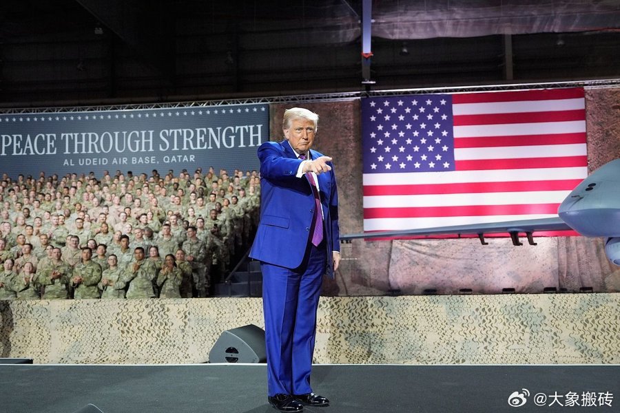 🇺🇸 美国终究还是会从波斯湾撤退。

五角大楼正在考虑是否应该在伊朗数月来的攻击重创该地区各基地后，将部分美军撤回。

美国通常在约旦到阿曼近20个地点部署约4万名士兵。

但伊朗战争让一件事显而易见：其中一些基地暴露得太过明显。

超过200个美国设施已被损坏或摧毁，10名美军在伊朗攻击中 ​