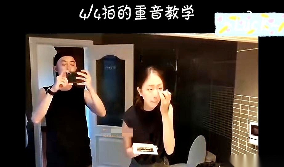 细看冯禧的感情轨迹，你会发现她在择偶这事儿上，审美出奇地固执。
对比现任许嵩与曾经那位当老师的前任，两人的画像高度重合：年龄都比女方大出一截，同样具备出众的外形，且都以才气见长。要说这二位究竟差在哪？无非是后来的音乐才子手握着巨大的名气与不菲的身家。
把时间拨回高中阶段，彼时的冯禧对那位教书匠确实爱