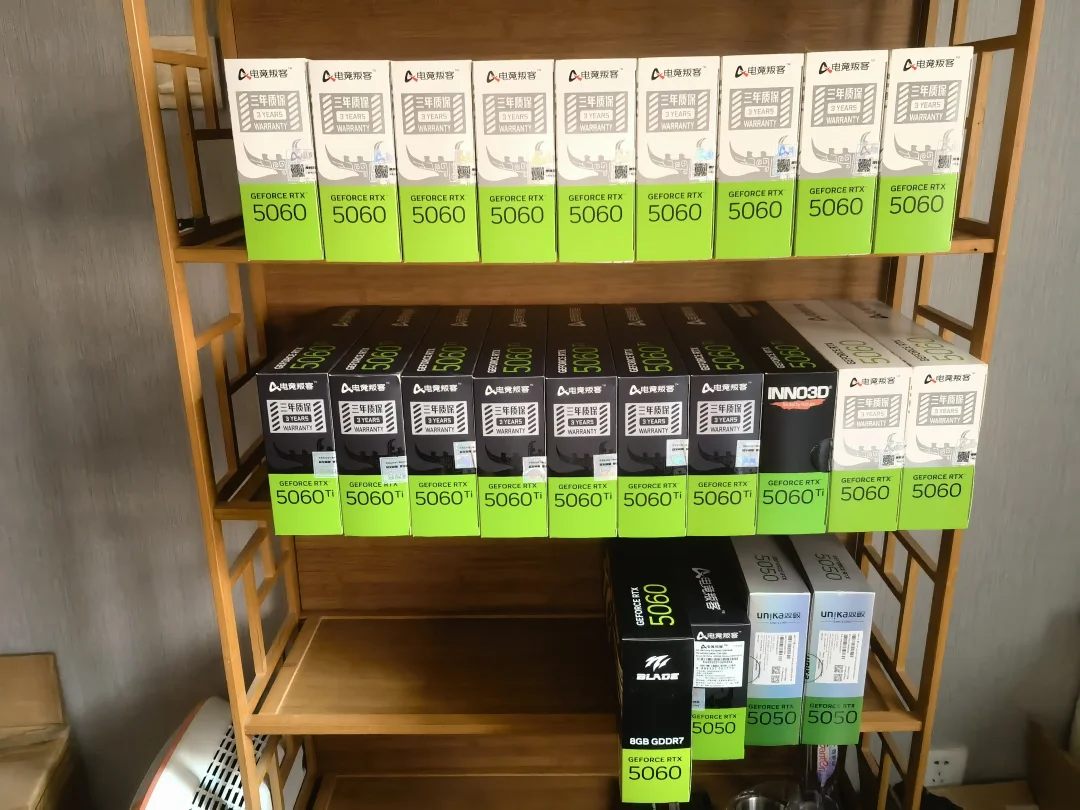 在河南卖电脑的？不认识几个靠谱的？
