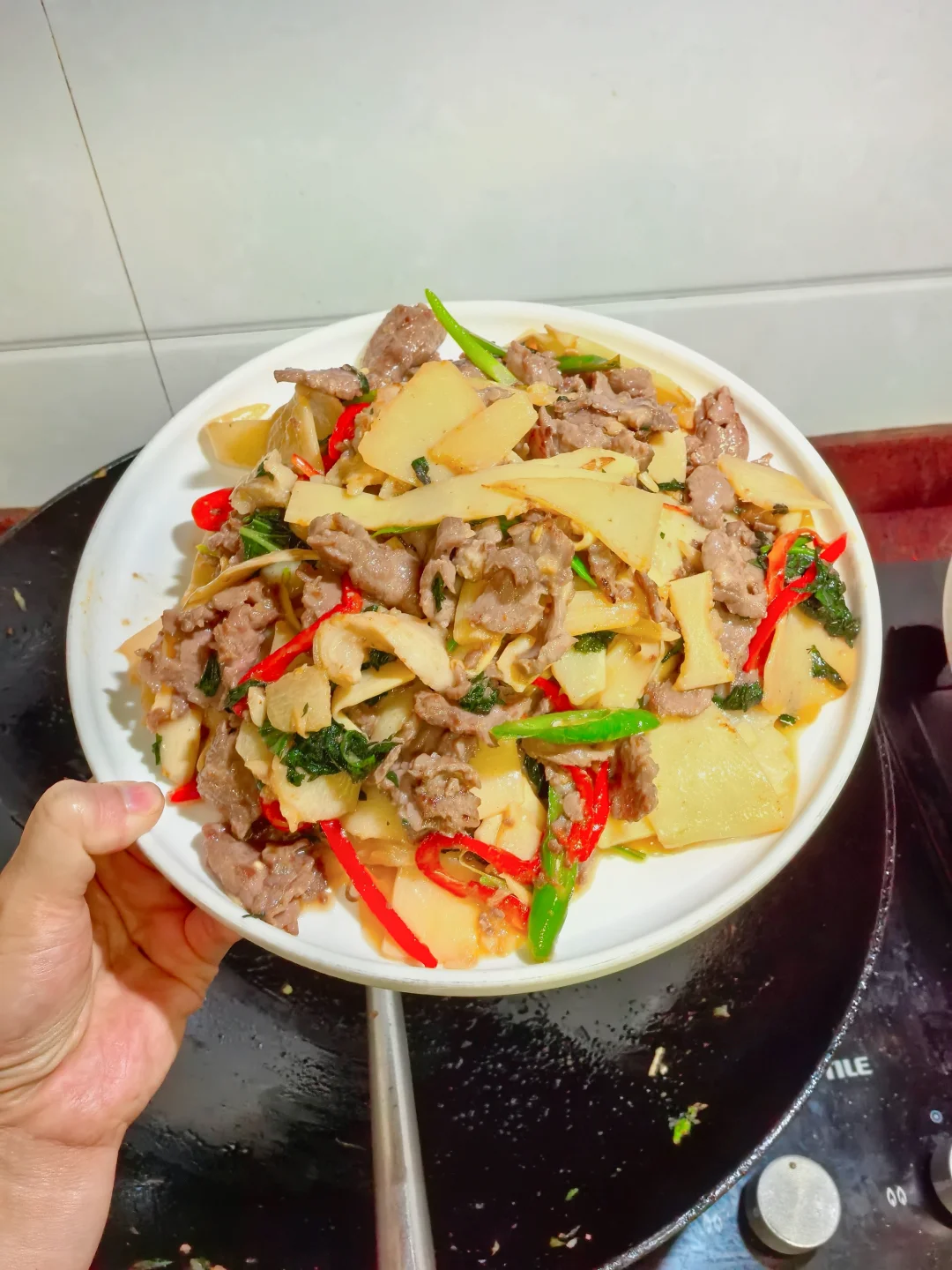 真的服了，用酸笋炒牛肉，吃出螺蛳粉的味道