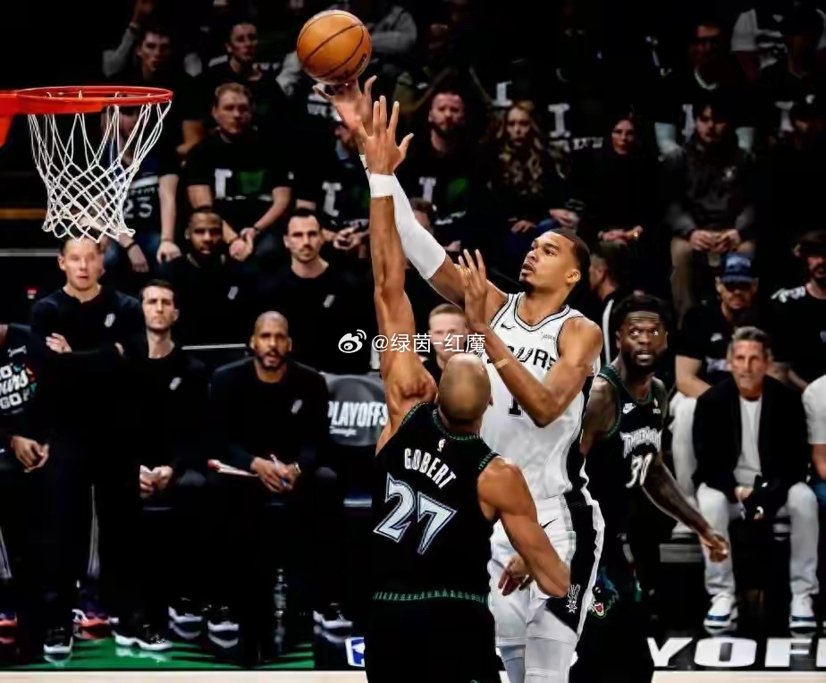 NBA季后赛11日战报 3人20+还是输 2-1变2-2 头号球星被驱...