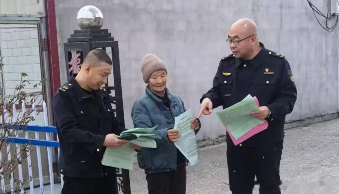 #黑龙江网事[超话]##万千气象看龙江# 今年以来，#龙江森工# 山河屯局公司把保障哈尔滨饮用水安全作为重要职责，严格落实磨盘山水库水源保护条例，对重点区域开展全方位排查，常态化开展陆地与水上巡护，对各类污染隐患及时移交整改。企业完善环境应急预案，借助无人机、天眼监控等搭建天地一体化监管体 ​
