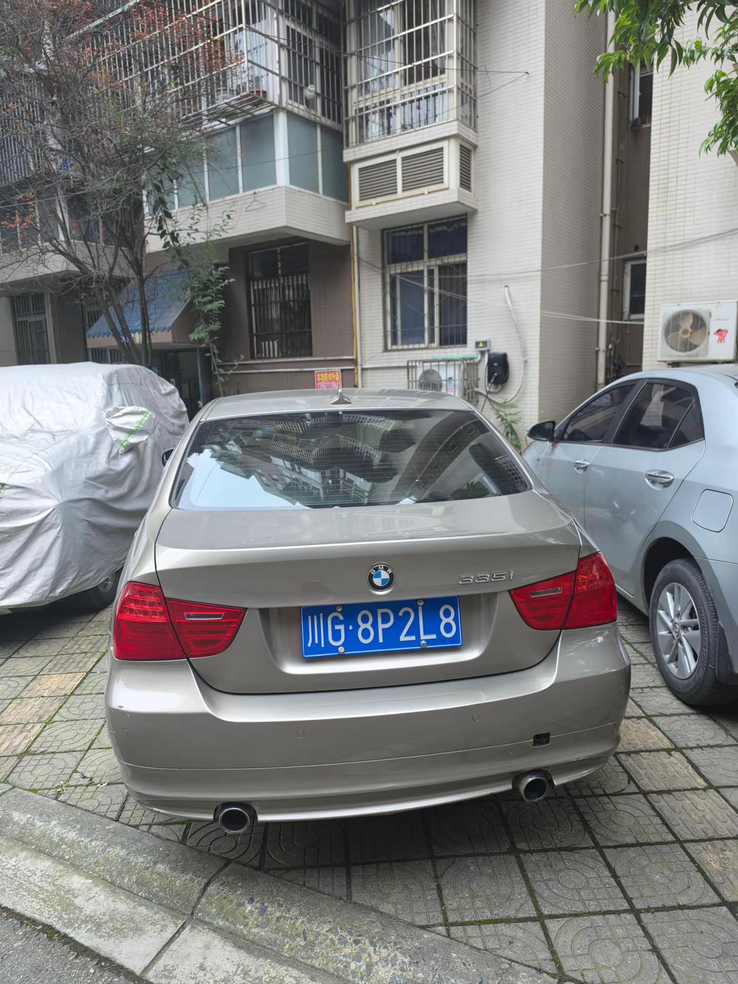 当年12年的时候买一台335是一个怎么样的家庭啊，落地70个致敬一代经典情怀车 没有哪个男孩子能拒绝车 老车情怀 车不只是代步工具