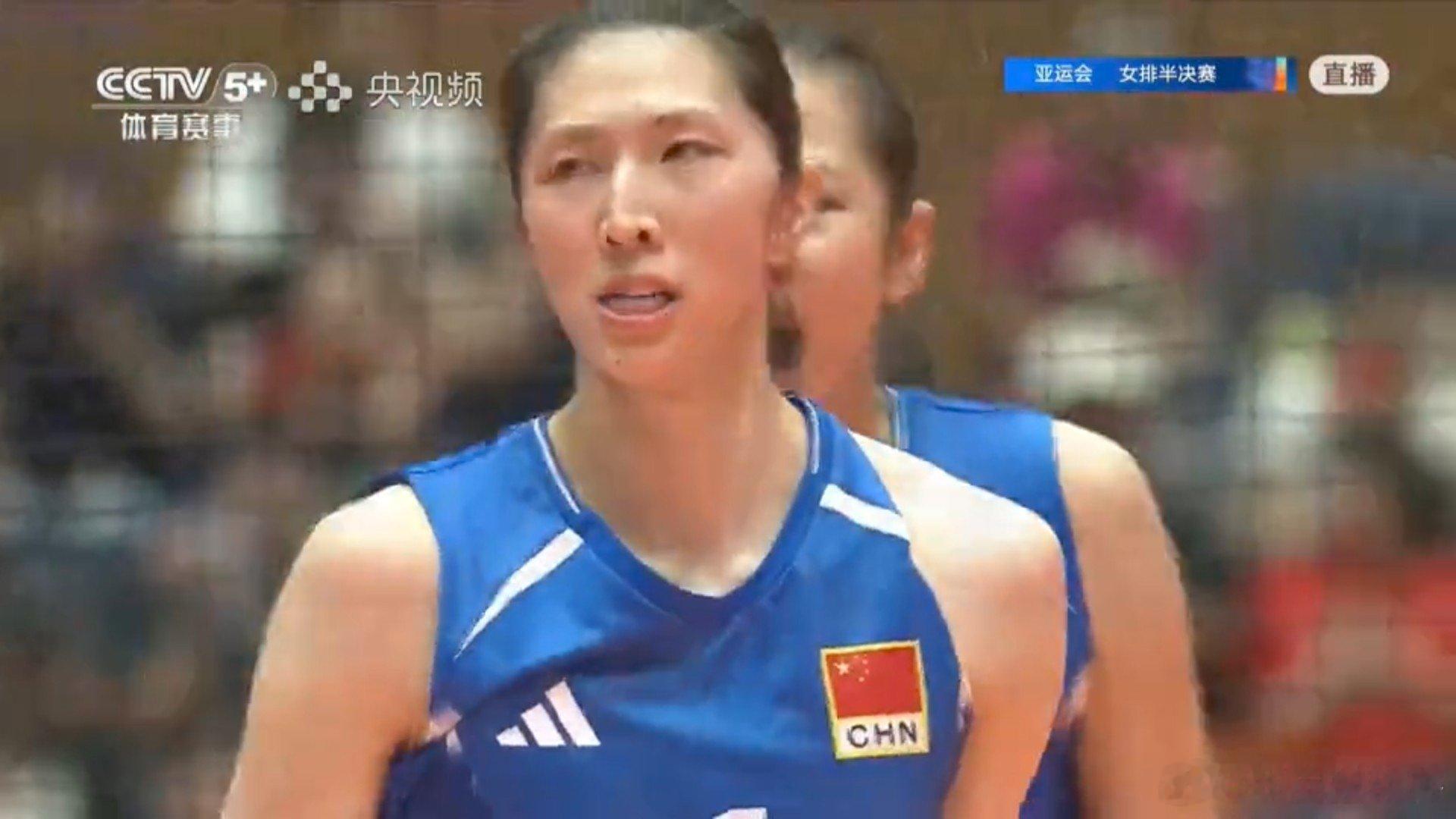#中国女排vs泰国女排#决胜局，女排打疯了！11:3，这比分，晋级决赛，稳了！ ​