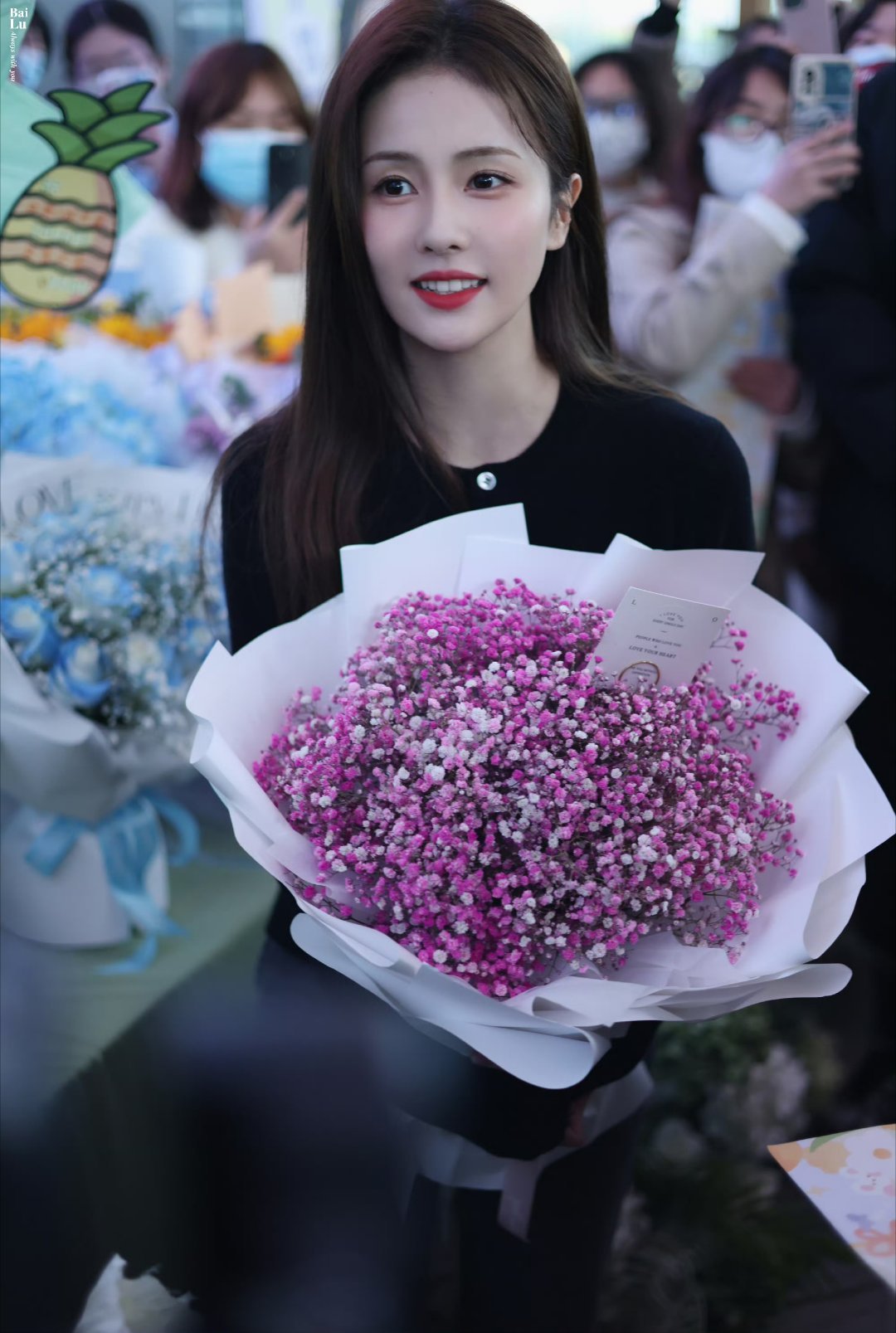#白鹿[超话]# 🌸#白鹿王韵娜#🌸#白鹿开到荼蘼#

我的祝福是隐形羽翼，托着你向更高处飞翔 。

​