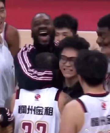 我要被这个外教笑晕 每次坐他后面也特别搞笑<span class="u...