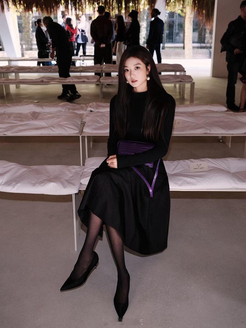 孙千黑丝😍😍 ​