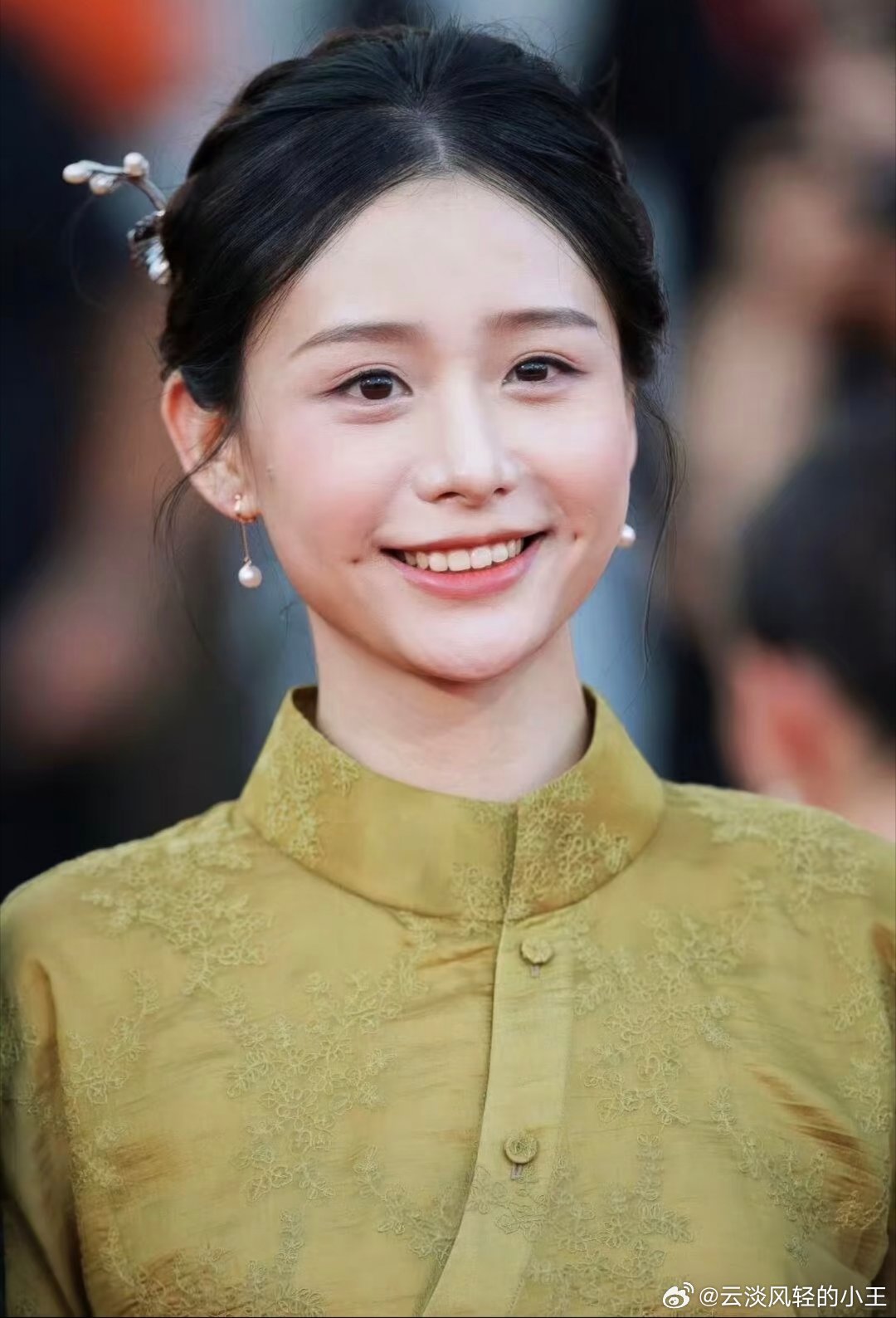 #王晓慧提名金狮最佳新人最佳女配角#祝贺潮汕女孩王晓慧获得第一个电影荣誉！2026长三角国际青年电影周“之江荣誉”特别关注新人演员王晓慧在感言中表示，在给阿嬷的情书中要感谢的人很多，未来会好好完成每个工作，不辜负大家的期待[打call]！ ​