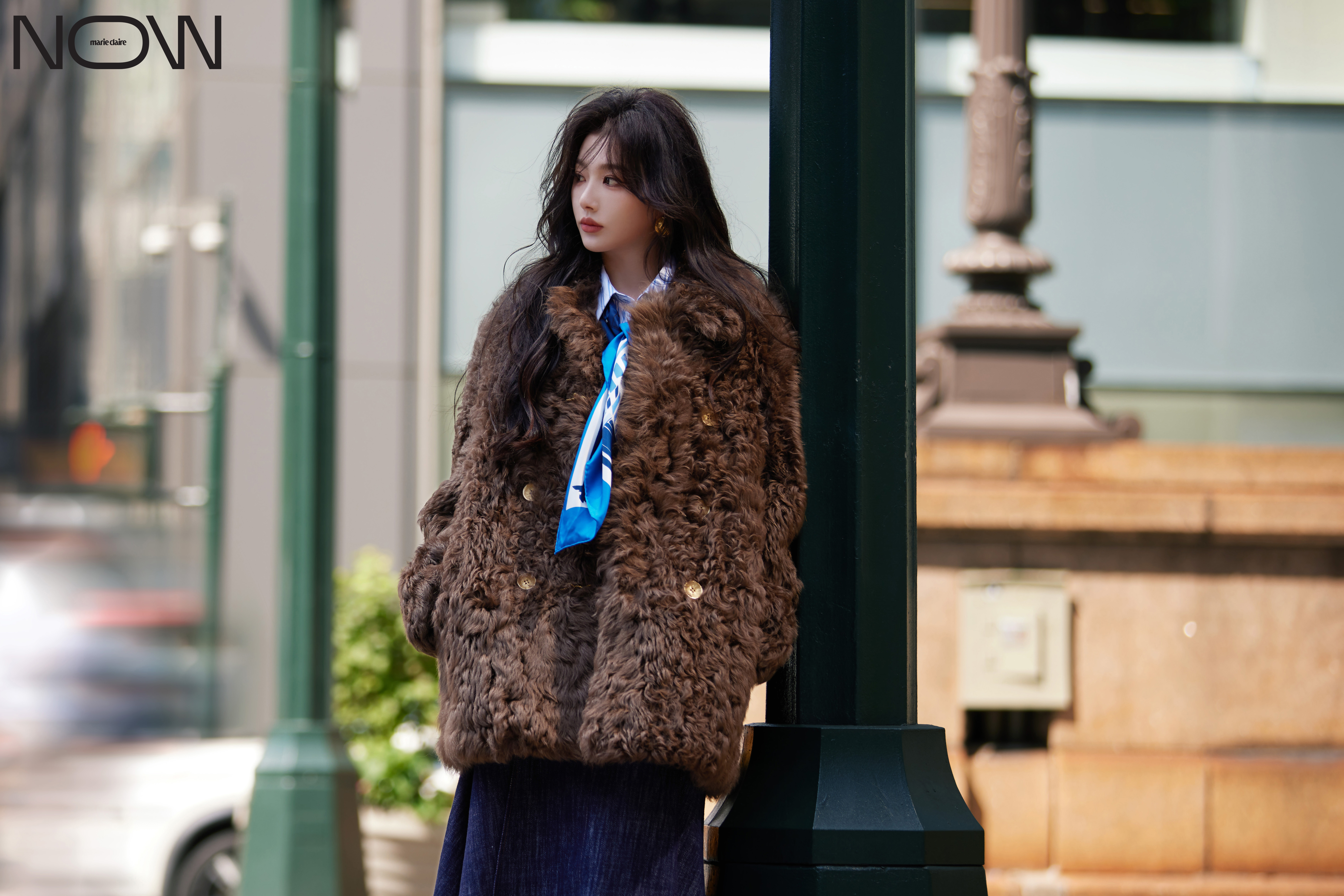 #孔雪儿# #CityNOW##MarieClaireNOW# #MarieClaireNOW新出发#

CITY NOW X 孔雪儿｜纽约时装大片

穿过人群、建筑，也穿过不断变化的光影。

City NOW这次将镜头对准孔雪儿，记录她在纽约街道的漫游瞬间。

纽约没有暂停键，探索和邂逅，每一段旅程都会有收获。

This is New York. This is City NOW.
 ​
