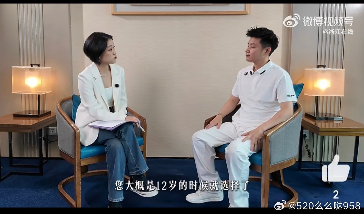 #赵心童12岁就说目标是进入世界排名前列# 儿时的梦想不曾褪色，赵心童以一杆杆精彩击球，把12岁的期许变为现实，站上世界赛场之巅#赵心童说比赛时遇到偶像丁俊晖感觉很特别# ​