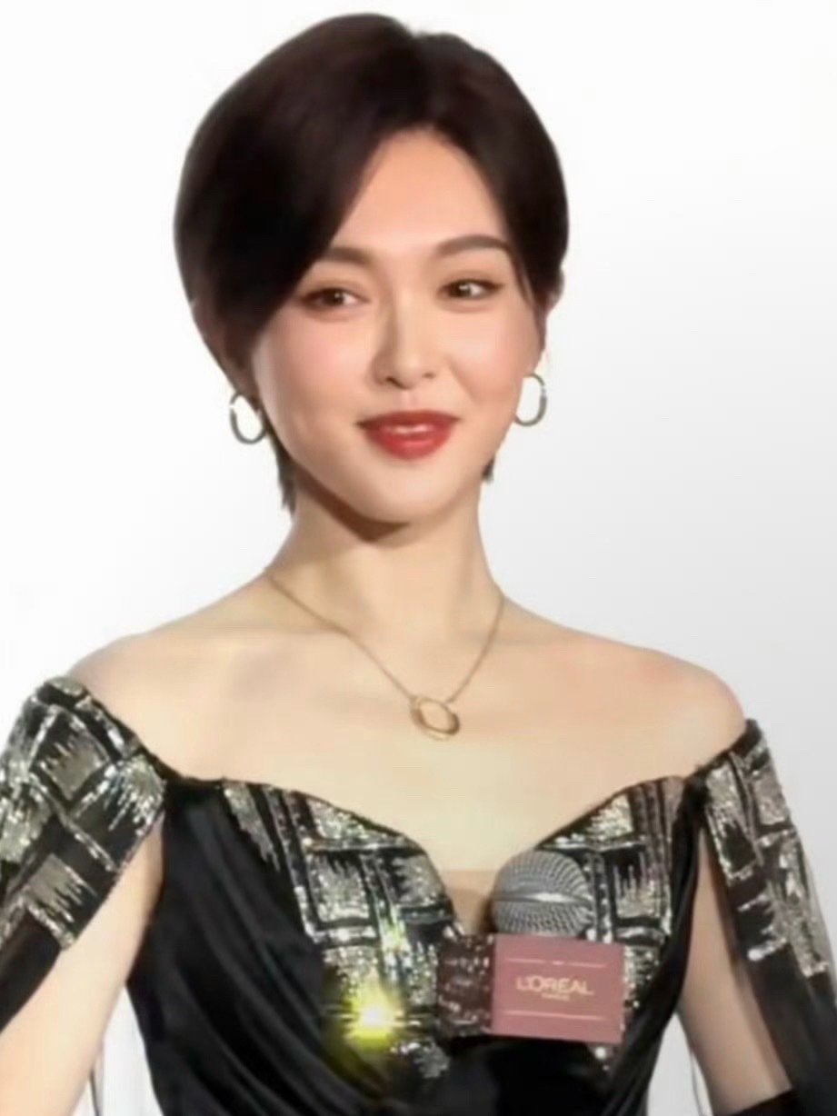 #唐嫣状态好得像女大学生#
美糖什么时候才能清楚自己已经过了不惑之年了！！！ ​