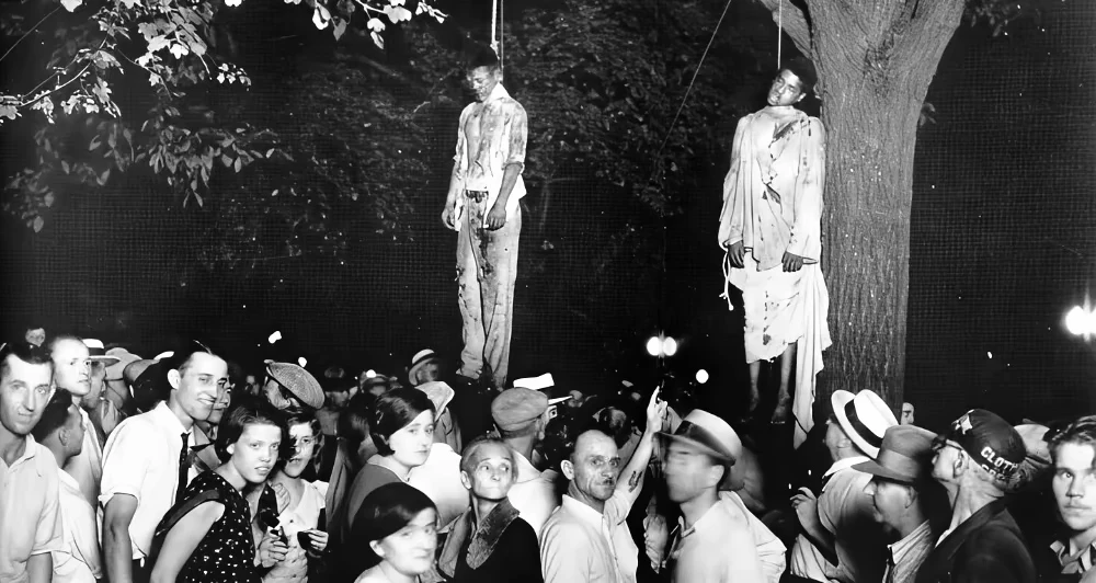 1930年美国印第安纳州马里昂私刑惨案！震惊